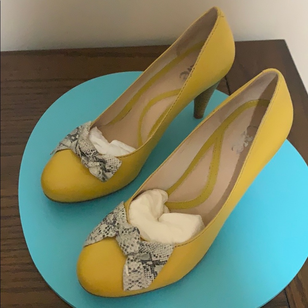 CNE yellow leather bow heel